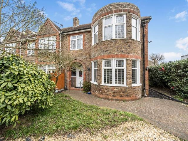 3 bedroom end of terrace house for sale