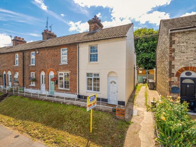3 bedroom end of terrace house for sale