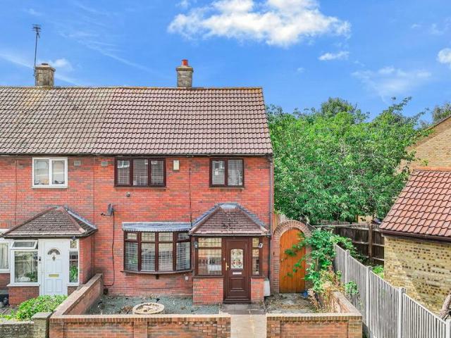 3 bedroom end of terrace house for sale