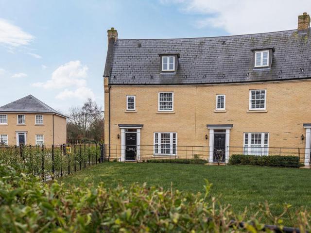 3 bedroom end of terrace house for sale