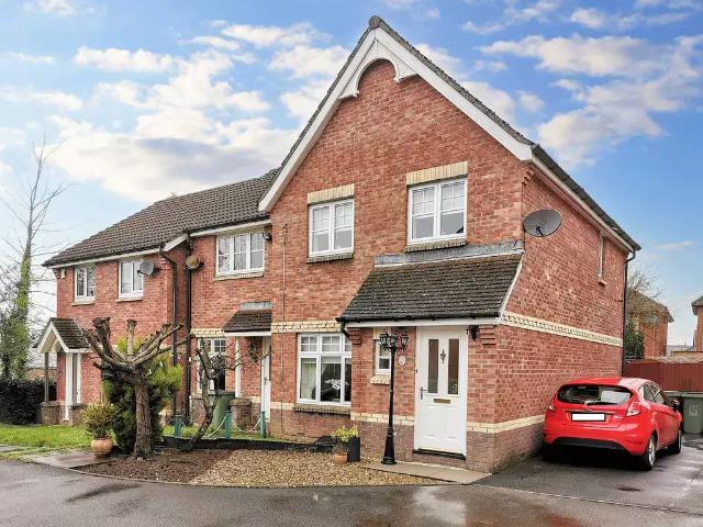 3 bedroom end of terrace house for sale