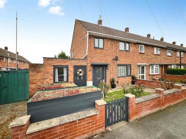 3 bedroom end of terrace house for sale