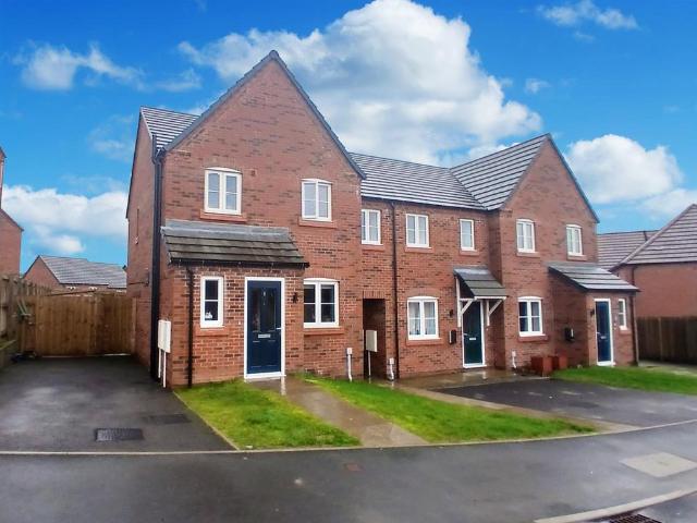 3 bedroom end of terrace house for sale