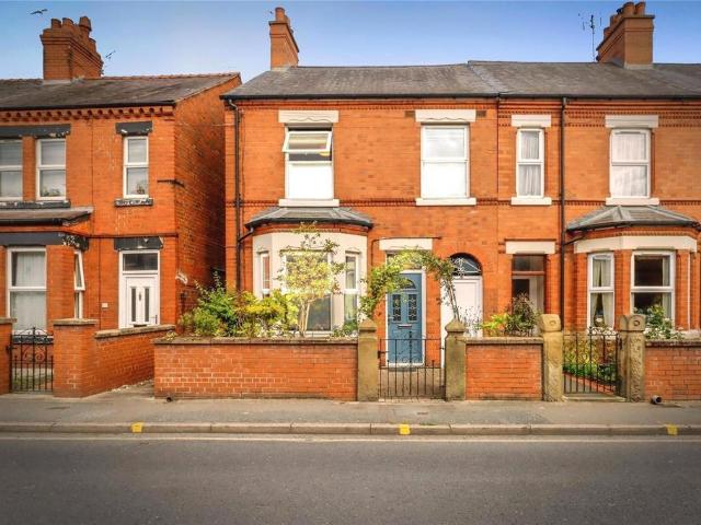 3 bedroom end of terrace house for sale