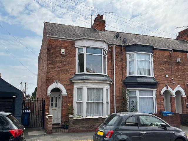3 bedroom end of terrace house for sale