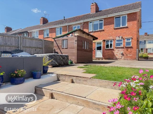 3 bedroom end of terrace house for sale