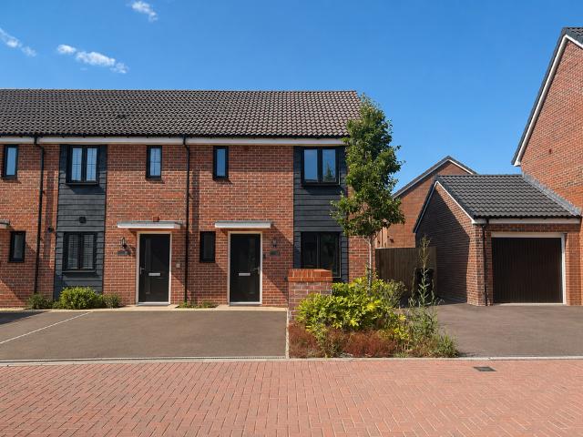 3 bedroom end of terrace house for sale