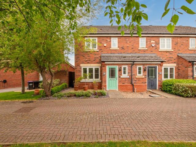 3 bedroom end of terrace house for sale