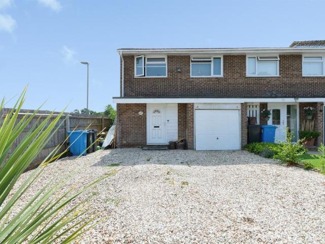 3 bedroom end of terrace house for sale
