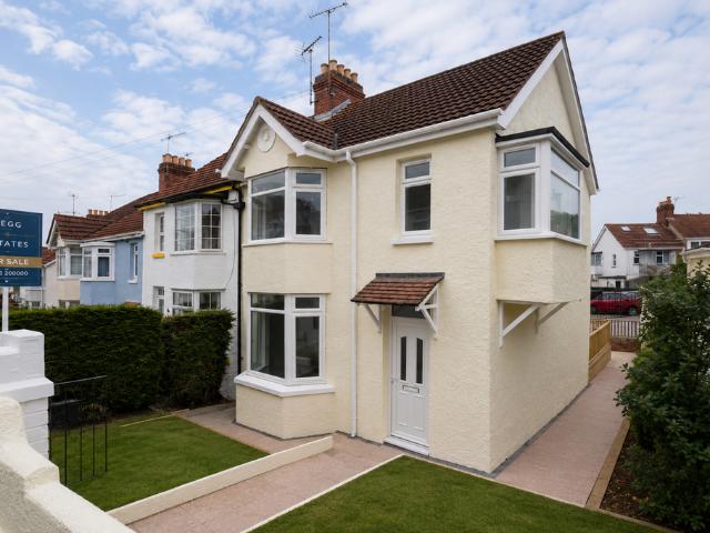 3 bedroom end of terrace house for sale
