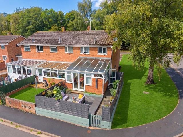 3 bedroom end of terrace house for sale