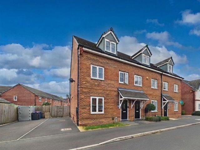 3 bedroom end of terrace house for sale