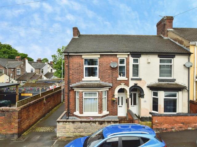 3 bedroom end of terrace house for sale