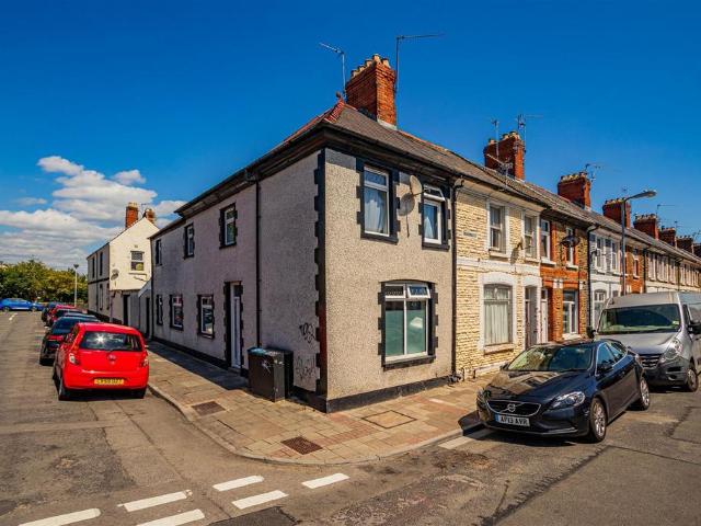 3 bedroom end of terrace house for sale