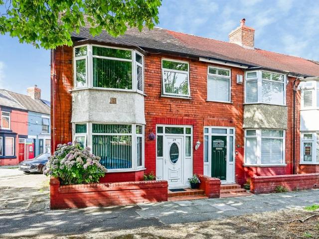 3 bedroom end of terrace house for sale