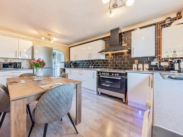 3 bedroom end of terrace house for sale