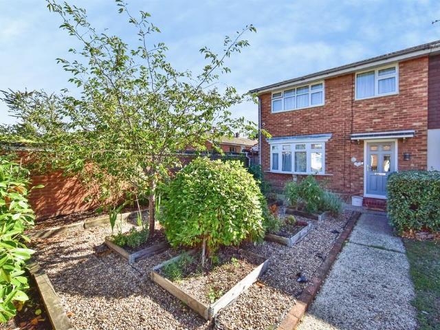 3 bedroom end of terrace house for sale