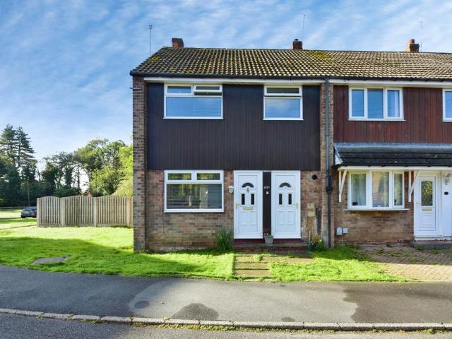 3 bedroom end of terrace house for sale