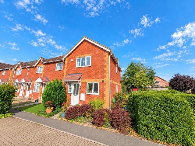 3 bedroom end of terrace house for sale