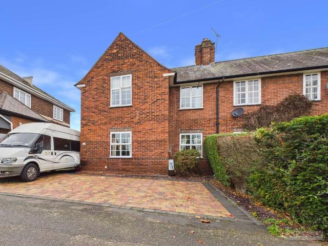 3 bedroom end of terrace house for sale