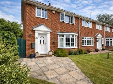 3 bedroom end of terrace house for sale