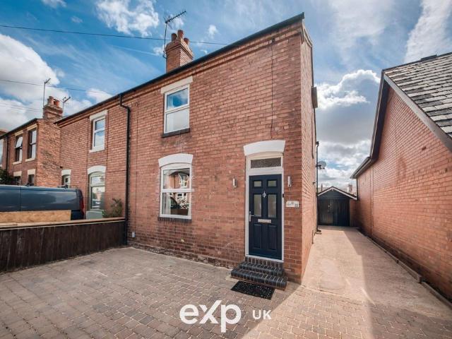 3 bedroom end of terrace house for sale