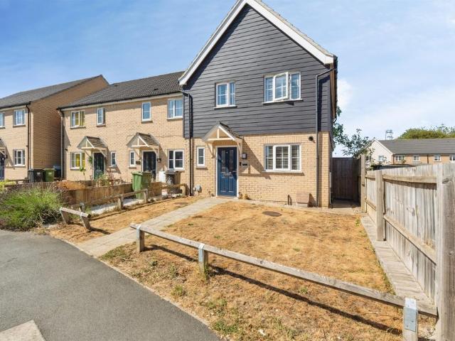 3 bedroom end of terrace house for sale