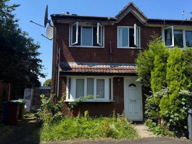 3 bedroom end of terrace house for sale