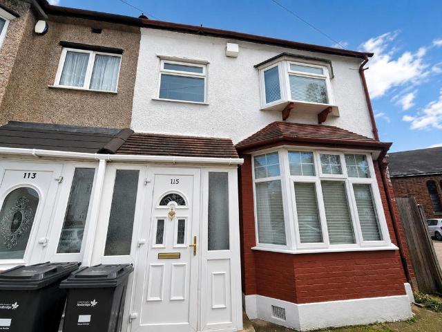 3 bedroom end of terrace house for sale