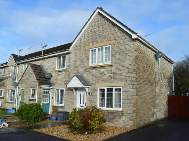 3 bedroom end of terrace house for sale