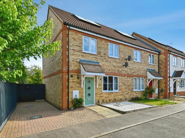 3 bedroom end of terrace house for sale