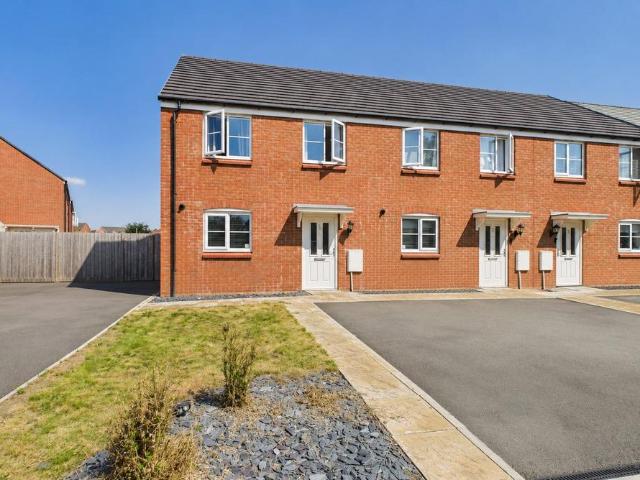 3 bedroom end of terrace house for sale