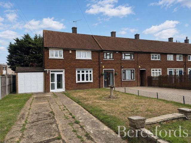 3 bedroom end of terrace house for sale