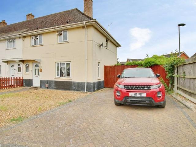 3 bedroom end of terrace house for sale