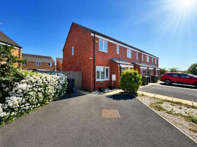 3 bedroom end of terrace house for sale