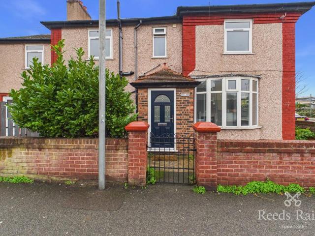 3 bedroom end of terrace house for sale