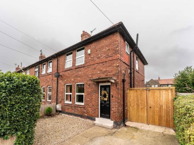 3 bedroom end of terrace house for sale