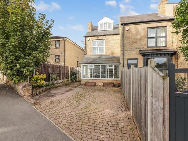 3 bedroom end of terrace house for sale