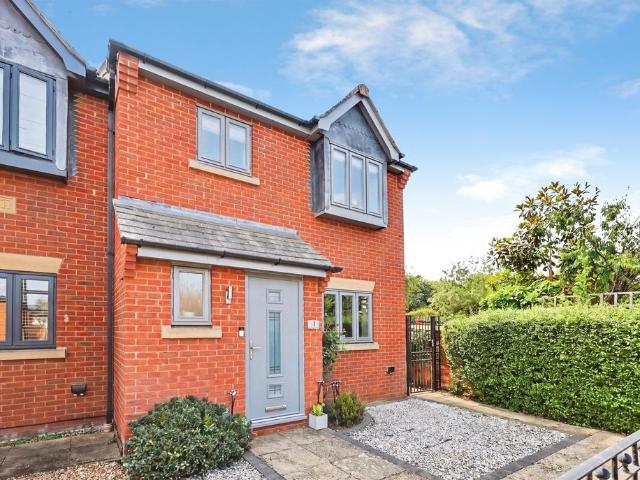 3 bedroom end of terrace house for sale