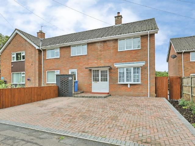3 bedroom end of terrace house for sale