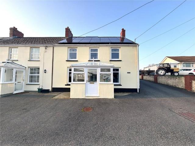 3 bedroom end of terrace house for sale