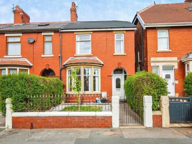 3 bedroom end of terrace house for sale