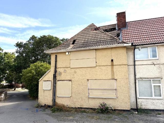 3 bedroom end of terrace house for sale