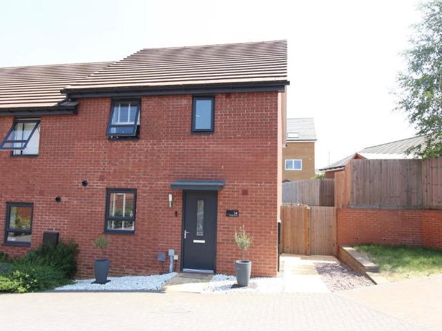 3 bedroom end of terrace house for sale
