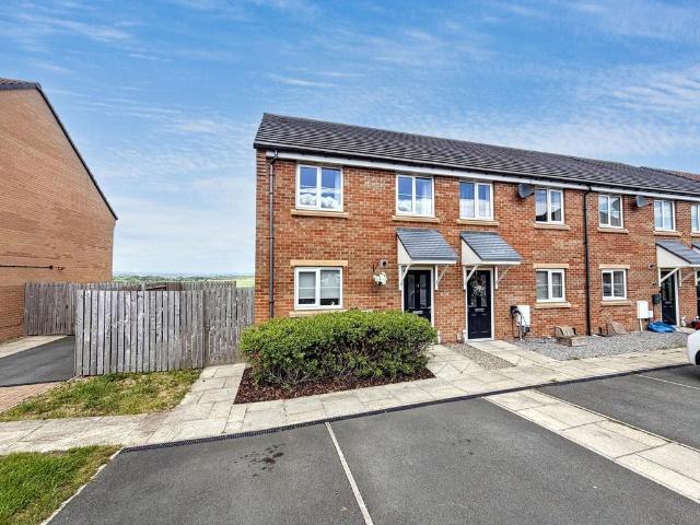 3 bedroom end of terrace house for sale