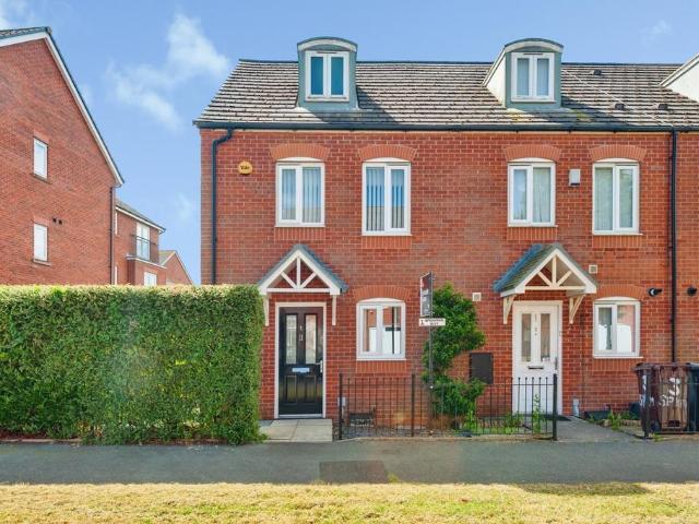 3 bedroom end of terrace house for sale