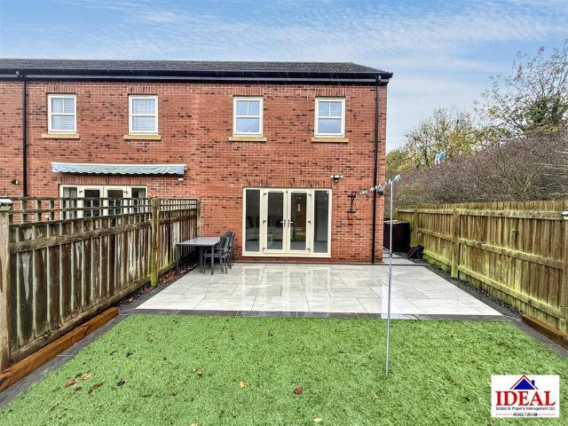 3 bedroom end of terrace house for sale
