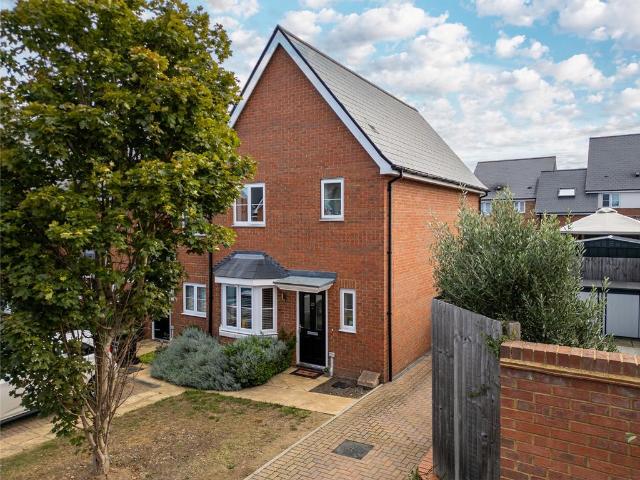 3 bedroom end of terrace house for sale