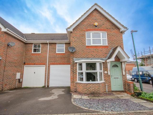 3 bedroom end of terrace house for sale