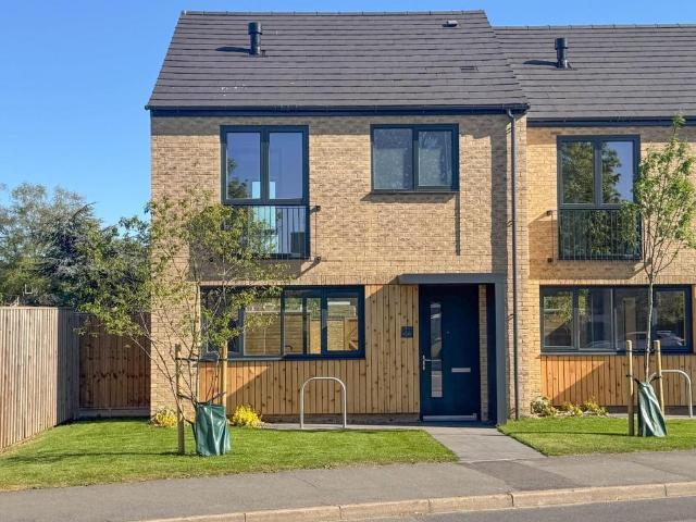 3 bedroom end of terrace house for sale